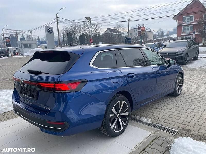 Nouă VW Passat Business 204 CP (150 kW) 2025 Culoarealbastru Break