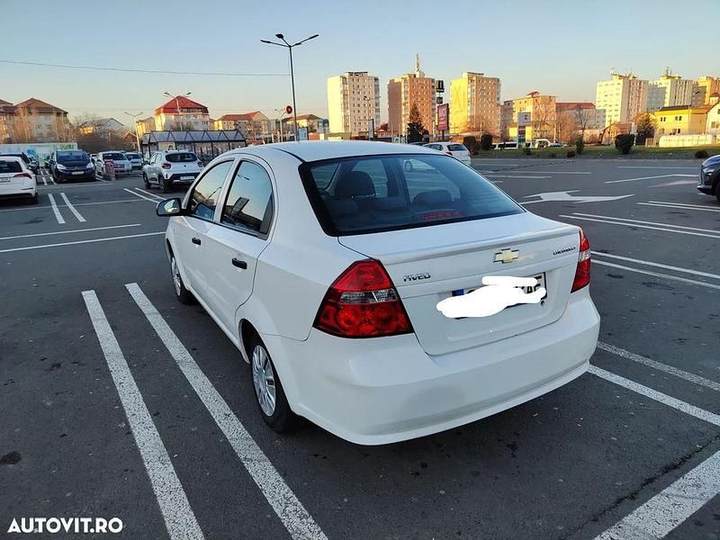 Second-hand Chevrolet Aveo 72 CP (52 kW) 2009 Culoarealb Berlinǎ