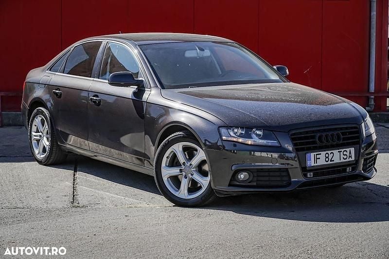 Culoarenegru Utilizat 2011 Audi A4 Sport Berlinǎ | 6.990 EUR (Preț bun) - Imagine 1/4