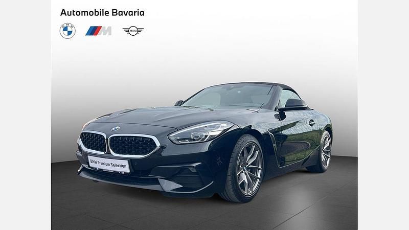 Black sapphire metallic metalizat Utilizat 2021 BMW Z4 Advantage Cabrio | 36.034 EUR (Preț bun) - Imagine 1/4