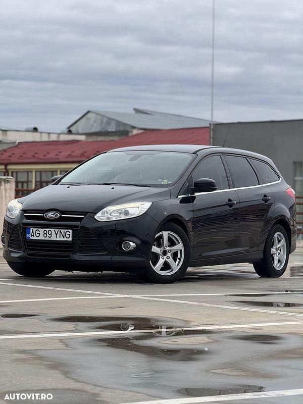 Culoarenegru Utilizat 2013 Ford Focus Titanium Monovolum | 4.800 EUR (Preț OK) - Imagine 1/4