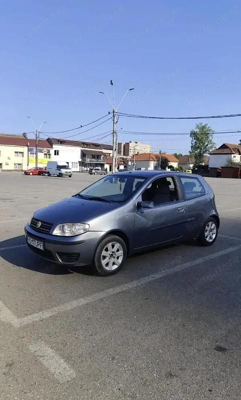 Argintiu Utilizat 2003 Fiat Punto Hatchback | 660 EUR - Imagine 1/4