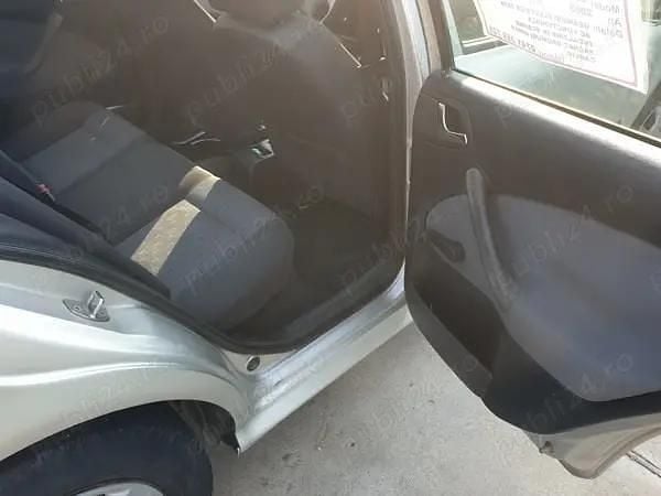 Utilizat 2005 Skoda Octavia Berlinǎ | 1.350 EUR (Preț OK) - Imagine 1/4