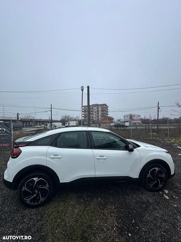 Second-hand Citroën C4 Feel 130 CP (95 kW) 2022 Culoarealb Hatchback