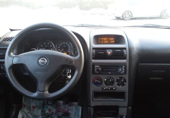 Second-hand Opel Astra Elegance 101 CP (74 kW) 2003 Albastru Hatchback