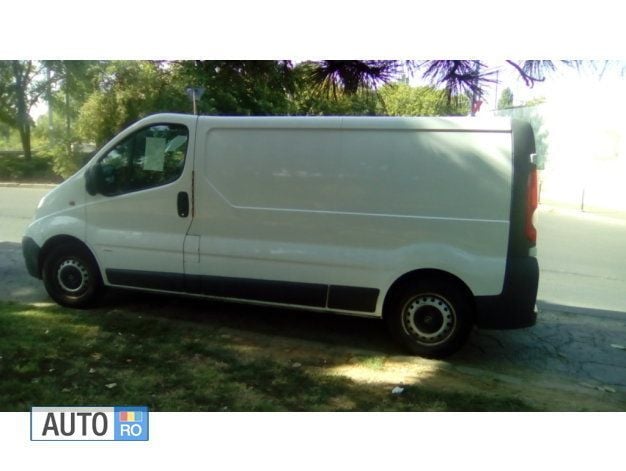 Second-hand Opel Vivaro 101 CP (74 kW) 2007 Alb Monovolum