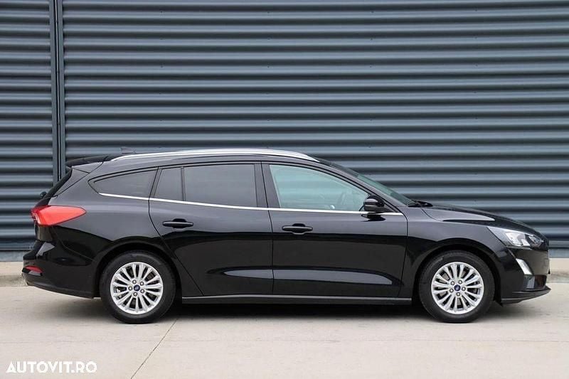 Culoarealte culori Utilizat 2022 Ford Focus Titanium Break | 12.099 EUR (Preț OK) - Imagine 1/4