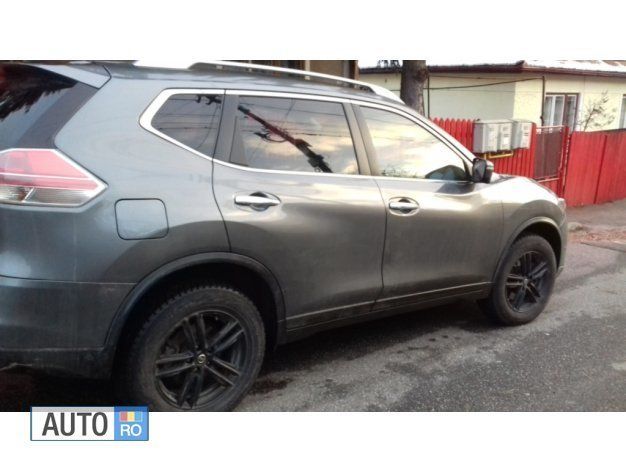 Gri Utilizat 2016 Nissan X-Trail SUV | 21.000 EUR (Scump) - Imagine 1/4