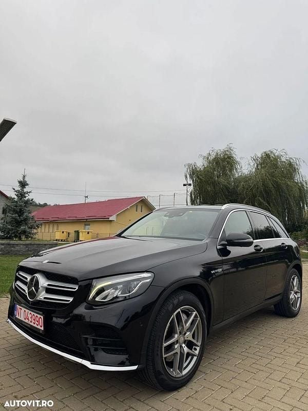 Culoarenegru Utilizat 2016 Mercedes GLC250 AMG line SUV | 19.850 EUR (Preț OK) - Imagine 1/4