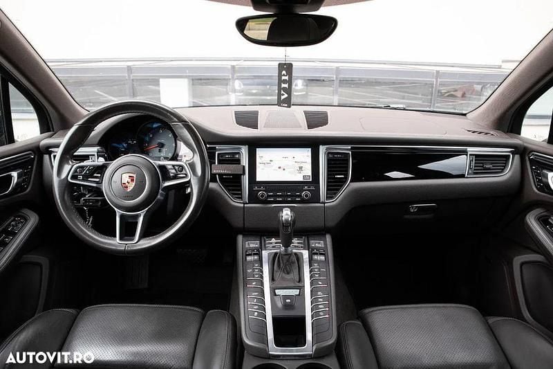 Second-hand Porsche Macan 258 CP (189 kW) 2017 Albastru SUV