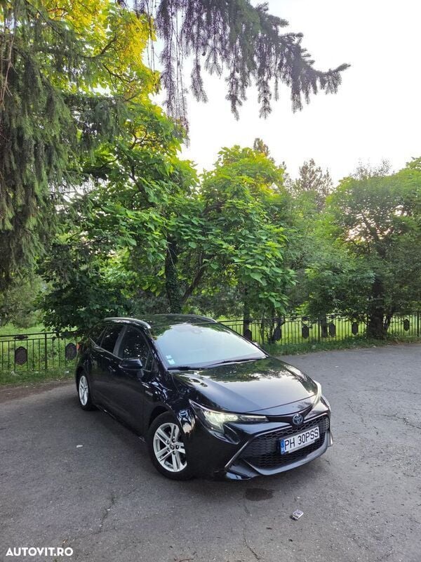 Negru Utilizat 2021 Toyota Corolla Business Edition Break | 15.000 EUR (Preț bun) - Imagine 1/4