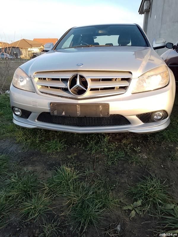 Utilizat 2008 Mercedes C220 Berlinǎ | 2.500 EUR (Super Preț) - Imagine 1/4