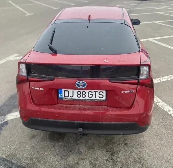 Second-hand Toyota Prius 72 CP (52 kW) 2021 Rosu Hatchback