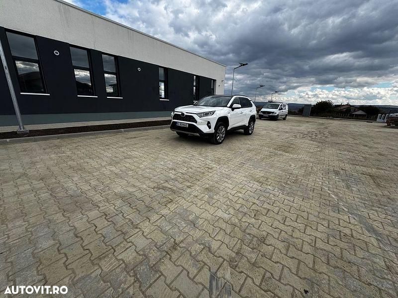 Culoarealb Utilizat 2021 Toyota RAV4 Luxury SUV | 31.250 EUR (Puțin scump) - Imagine 1/4