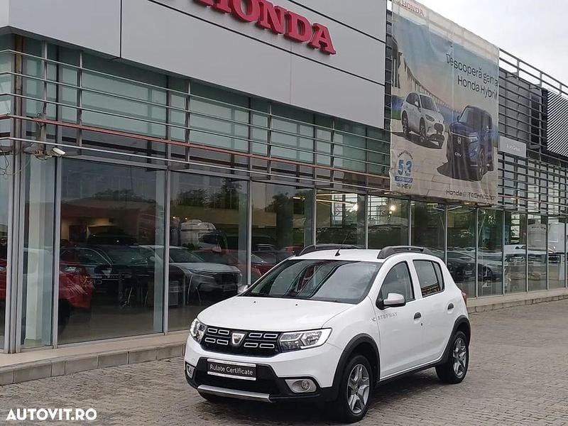Culoarealb Utilizat 2020 Dacia Sandero Essentiel Hatchback | 8.989 EUR (Preț bun) - Imagine 1/4