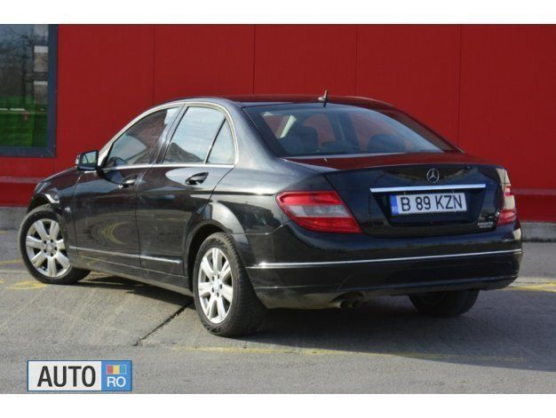 Second-hand Mercedes C200 136 CP (100 kW) 2010 Negru Berlinǎ