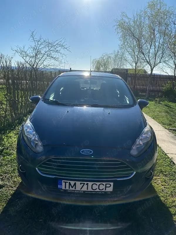 Albastru Utilizat 2014 Ford Fiesta Hatchback | 3.000 EUR (Preț bun) - Imagine 1/4