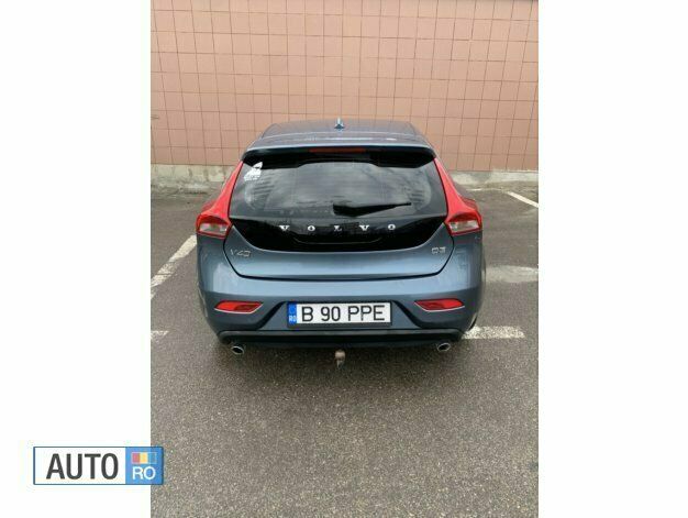 Second-hand Volvo V40 150 CP (110 kW) 2013 Albastru Break