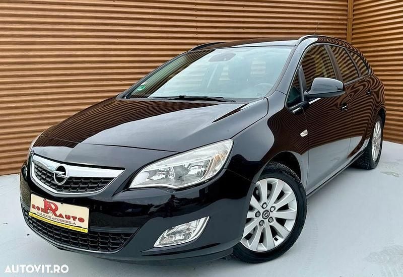 Culoarenegru Utilizat 2012 Opel Astra Active Break | 3.980 EUR (Super Preț) - Imagine 1/4