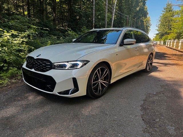 Utilizat 2023 BMW 330 M Sport | 42.221 EUR (Super Preț) - Imagine 1/1