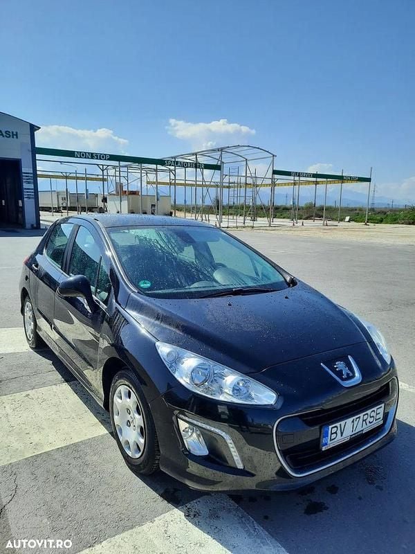 Culoarenegru Utilizat 2011 Peugeot 308 Active Hatchback | 3.400 EUR (Preț OK) - Imagine 1/4