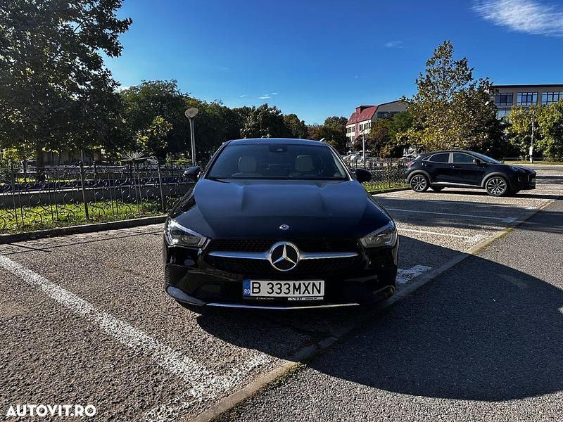Culoarenegru Utilizat 2020 Mercedes CLA220 Berlinǎ | 26.888 EUR (Preț bun) - Imagine 1/4
