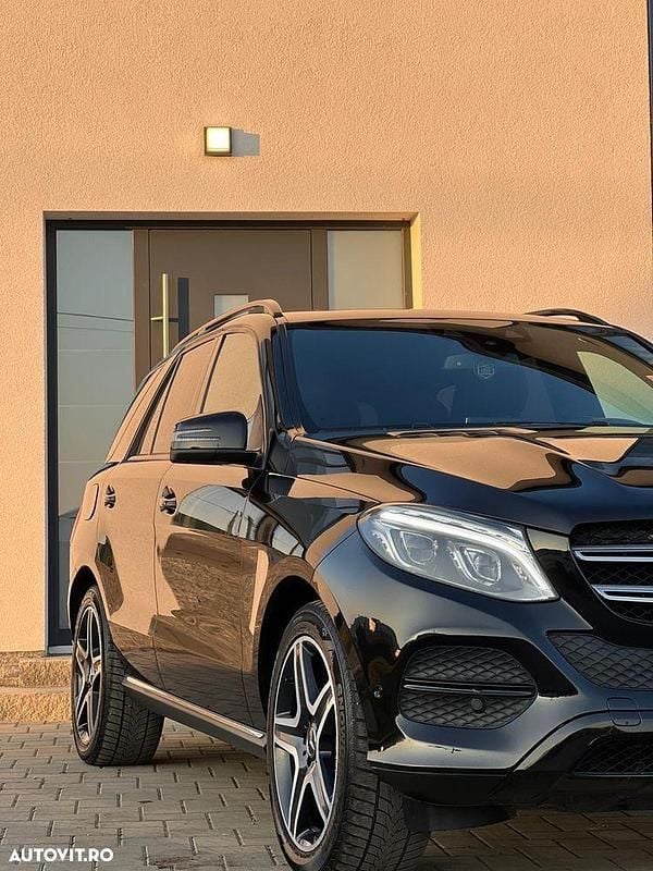 Second-hand Mercedes GLE350 AMG line 258 CP (189 kW) 2016 Culoarenegru SUV