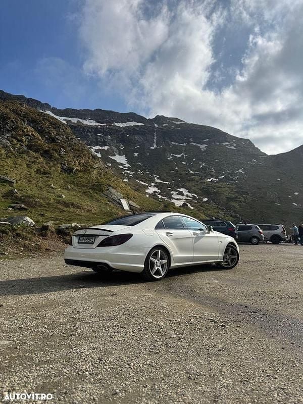 Second-hand Mercedes CLS350 265 CP (194 kW) 2013 Culoarealb Hatchback