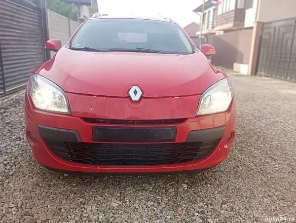 Second-hand 2011 Renault Mégane GrandTour Break | 3.950 EUR (Preț OK) - Imagine 1/4