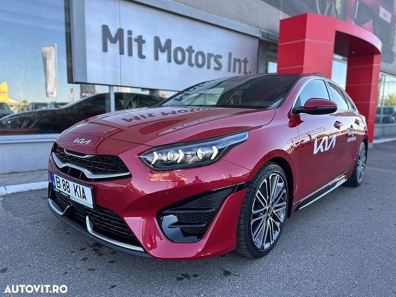 Culoarerosu Utilizat 2023 Kia ProCeed GT-Line Hatchback | 24.699 EUR - Imagine 1/4
