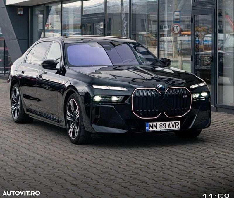 Culoarenegru Utilizat 2024 BMW M760e Berlinǎ | 130.000 EUR - Imagine 1/4