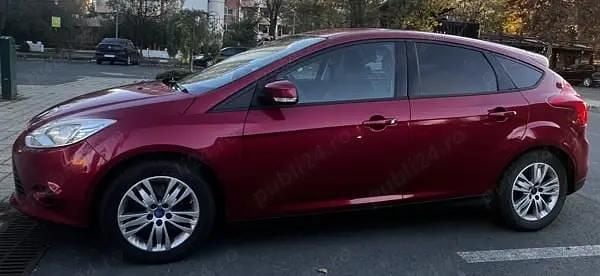 Culoarerosu Utilizat 2014 Ford Focus Titanium Hatchback | 6.800 EUR (Preț bun) - Imagine 1/4