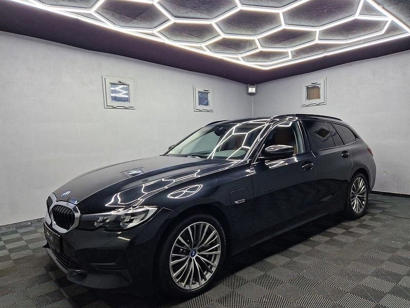 Utilizat 2022 BMW 330 Sport Line | 32.255 EUR (Preț OK) - Imagine 1/1