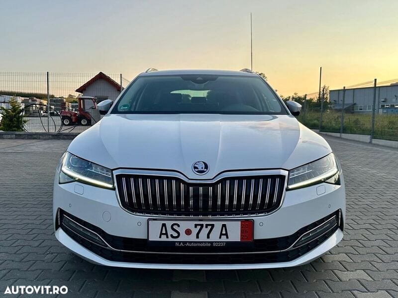 Alb Utilizat 2020 Skoda Superb Ambition Break | 16.500 EUR (Super Preț) - Imagine 1/4