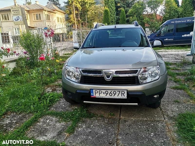 Gri Utilizat 2011 Dacia Duster Prestige SUV | 7.000 EUR (Preț OK) - Imagine 1/4