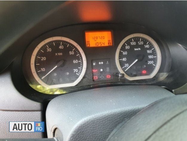 Second-hand Dacia Logan 105 CP (77 kW) 2008 Alb Berlinǎ