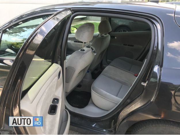 Second-hand Peugeot 207 68 CP (50 kW) 2006 Negru Hatchback