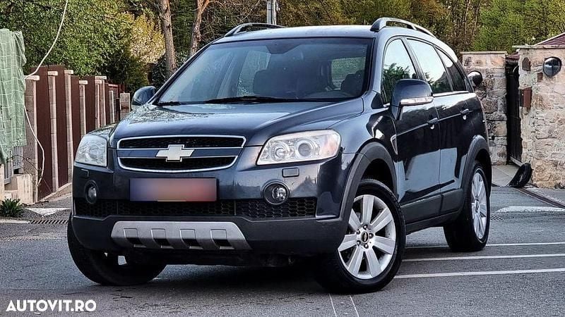 Gri Utilizat 2009 Chevrolet Captiva LT SUV | 4.399 EUR (Puțin scump) - Imagine 1/4