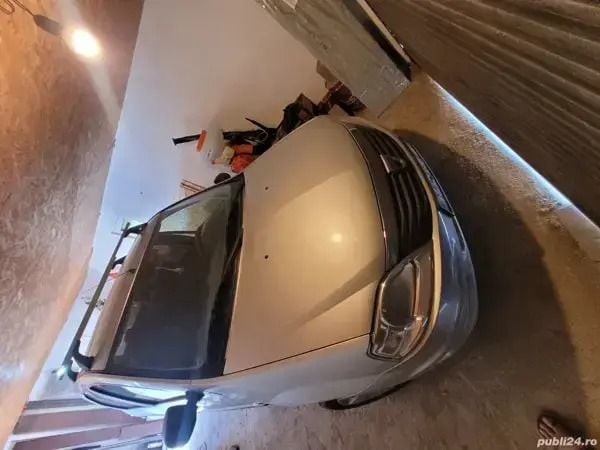 Utilizat 2011 Dacia Logan Berlinǎ | 2.250 EUR (Preț bun) - Imagine 1/4
