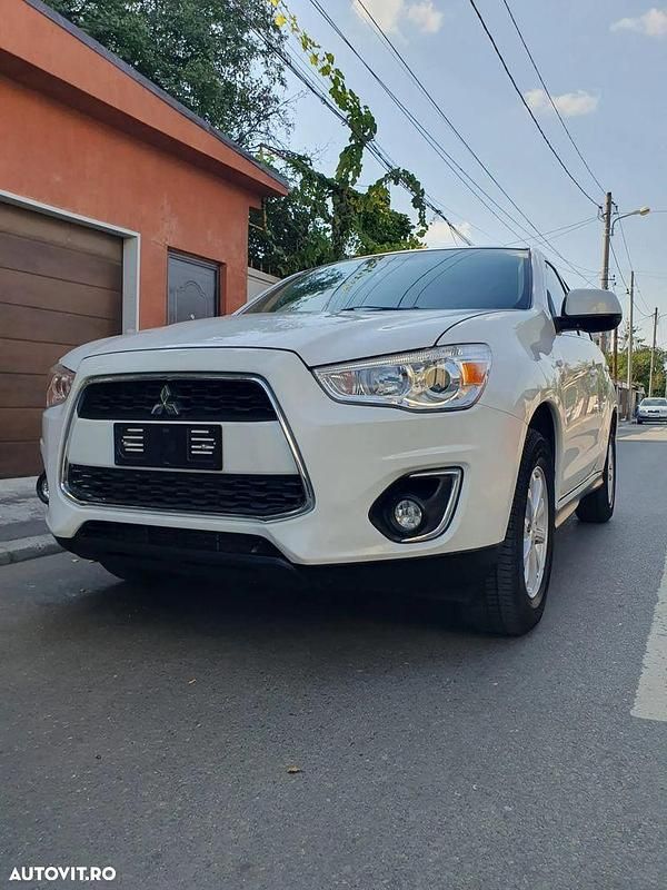 Culoarealb Utilizat 2015 Mitsubishi ASX Intense SUV | 6.999 EUR (Super Preț) - Imagine 1/4