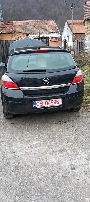 Second-hand Opel Astra 140 CP (102 kW) 2006 Hatchback