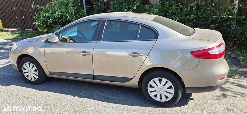 Culoarebej Utilizat 2012 Renault Fluence Dynamique Berlinǎ | 4.200 EUR (Preț OK) - Imagine 1/4