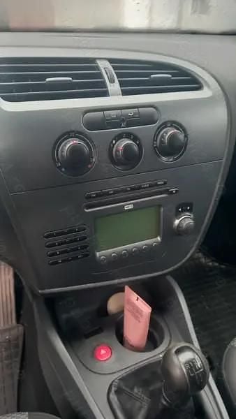 Second-hand 2006 Seat Leon Hatchback | 2.400 EUR (Preț bun) - Imagine 1/4