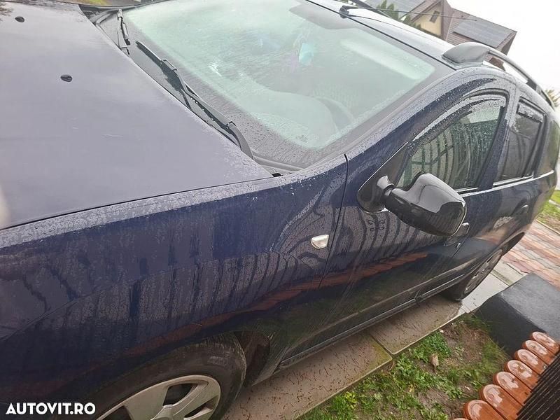 Culoarealbastru Utilizat 2015 Dacia Logan Berlinǎ | 4.500 EUR (Preț OK) - Imagine 1/4