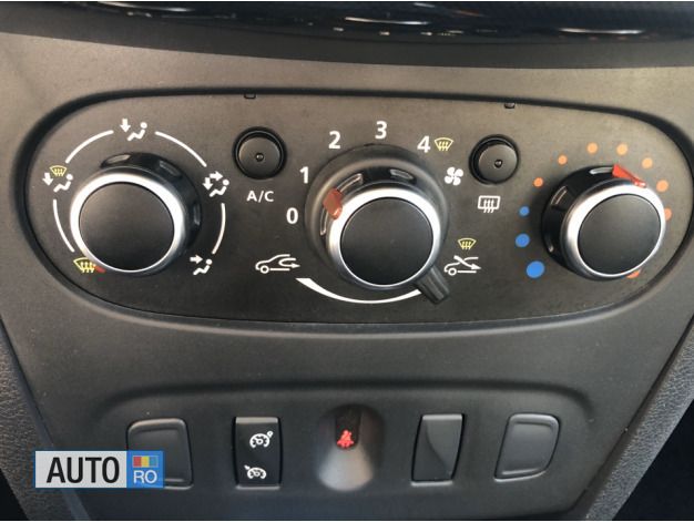 Second-hand Dacia Logan 90 CP (66 kW) 2018 Albastru Berlinǎ