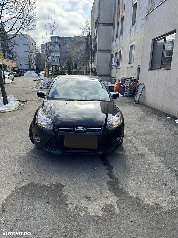 Second-hand Ford Focus Titanium 115 CP (84 kW) 2012 Culoarenegru Hatchback