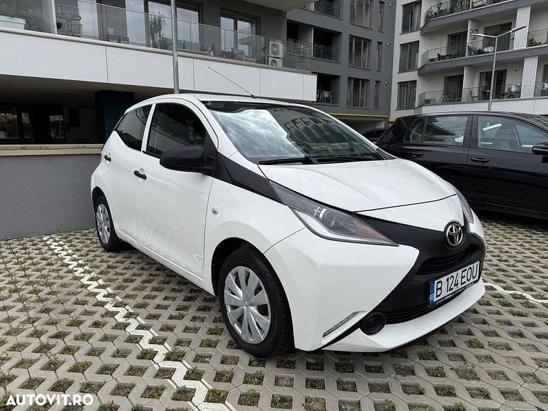 Culoarealb Utilizat 2018 Toyota Aygo Hatchback | 5.800 EUR (Preț bun) - Imagine 1/4