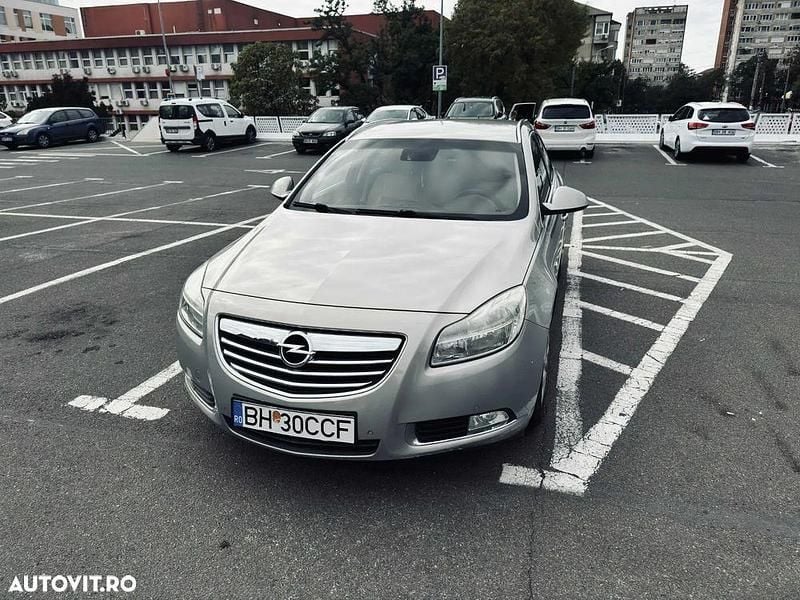 Culoarebej Utilizat 2010 Opel Insignia Break | 4.200 EUR (Preț OK) - Imagine 1/4