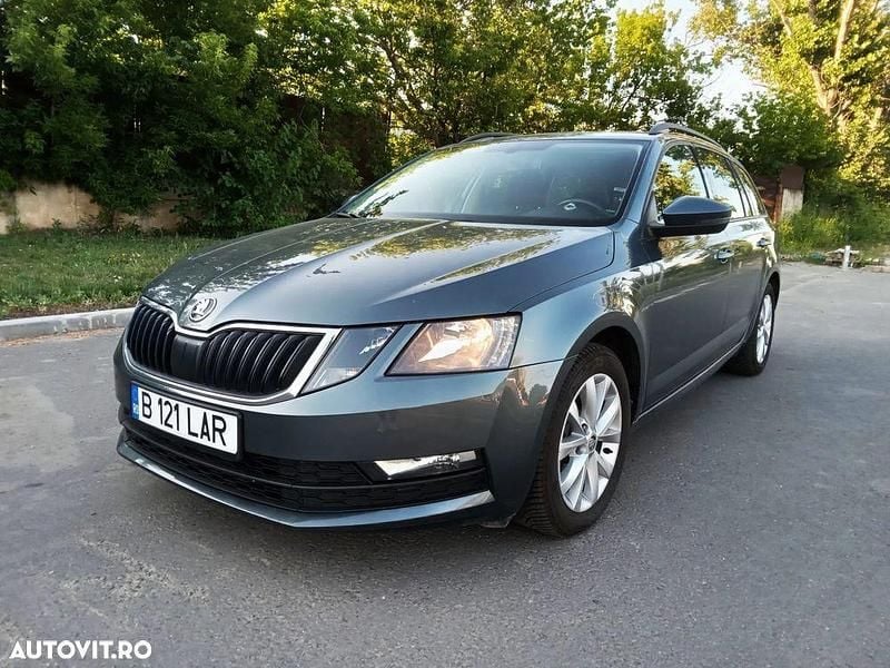 Culoaregri Utilizat 2020 Skoda Octavia Break | 11.990 EUR (Preț bun) - Imagine 1/4