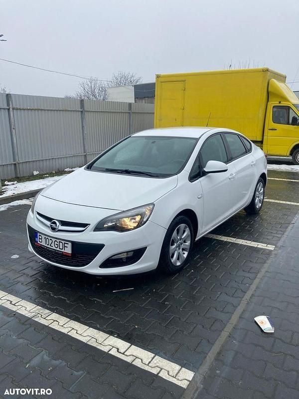 Second-hand Opel Astra drive 115 CP (84 kW) 2016 Culoarealb Berlinǎ